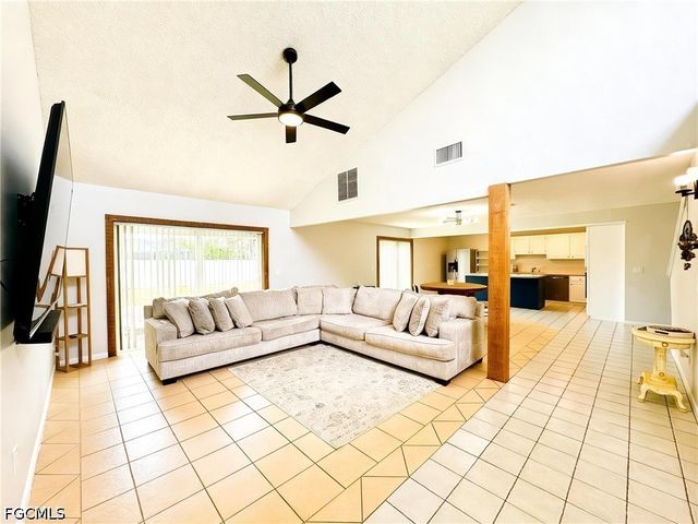 429 SW 44th ST, Cape Coral, FL 33914