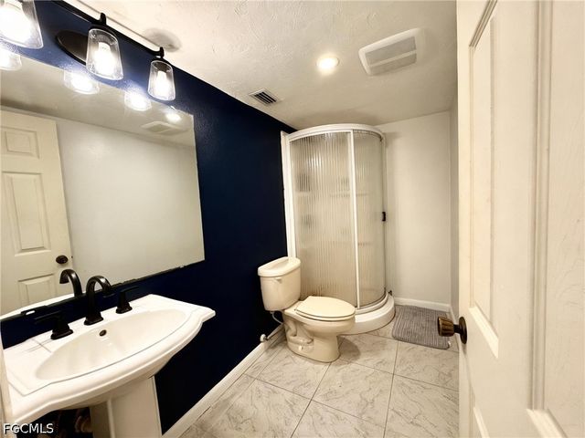 429 SW 44th ST, Cape Coral, FL 33914