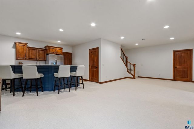 2029 S Abbeystone Ct Court, Sioux Falls, SD 57110