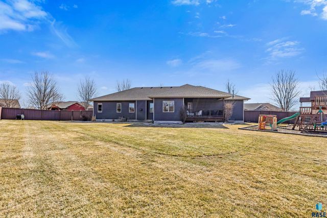 2029 S Abbeystone Ct Court, Sioux Falls, SD 57110