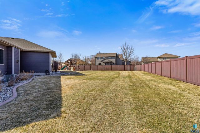 2029 S Abbeystone Ct Court, Sioux Falls, SD 57110