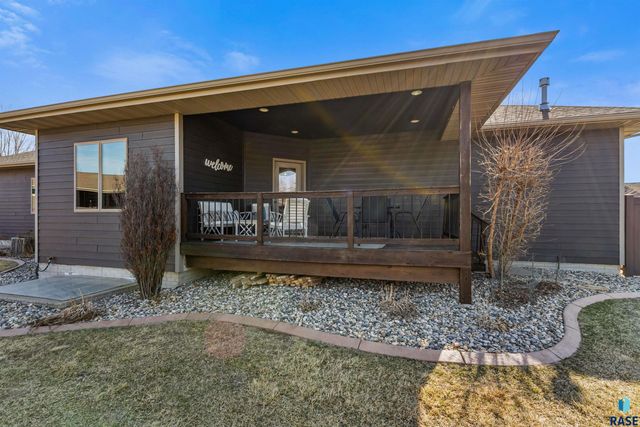 2029 S Abbeystone Ct Court, Sioux Falls, SD 57110