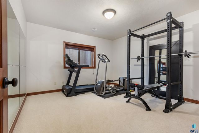 2029 S Abbeystone Ct Court, Sioux Falls, SD 57110