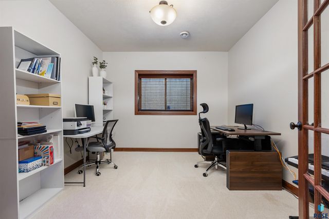 2029 S Abbeystone Ct Court, Sioux Falls, SD 57110