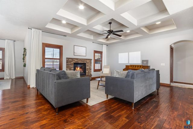 2029 S Abbeystone Ct Court, Sioux Falls, SD 57110