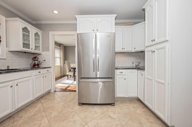 1033 E Stanford Street, Springfield, MO 65807