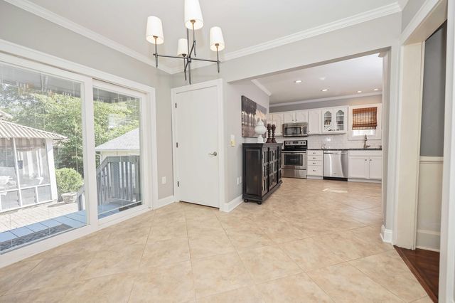 1033 E Stanford Street, Springfield, MO 65807