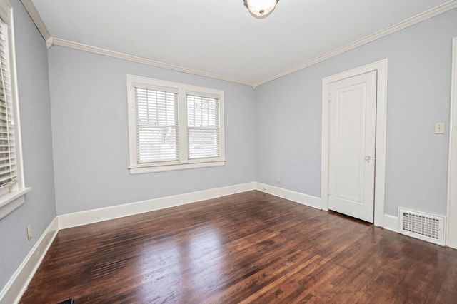 1033 E Stanford Street, Springfield, MO 65807