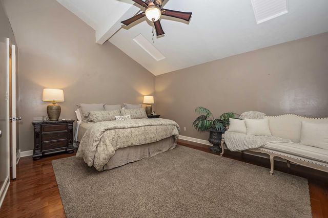1033 E Stanford Street, Springfield, MO 65807