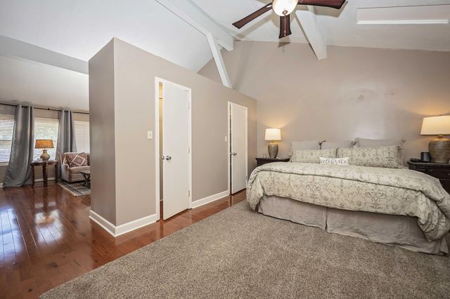 1033 E Stanford Street, Springfield, MO 65807