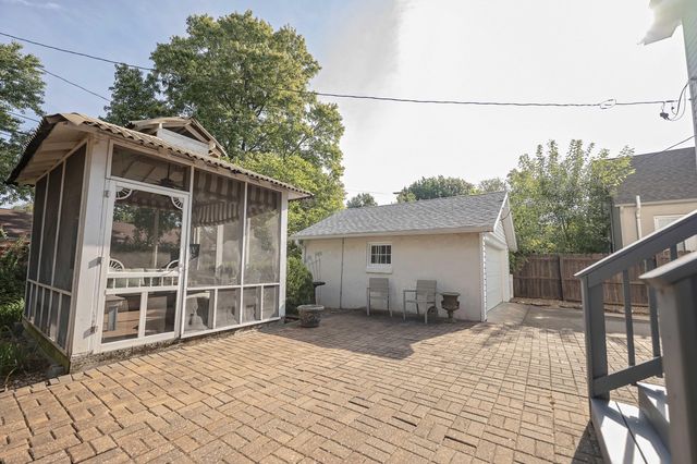 1033 E Stanford Street, Springfield, MO 65807