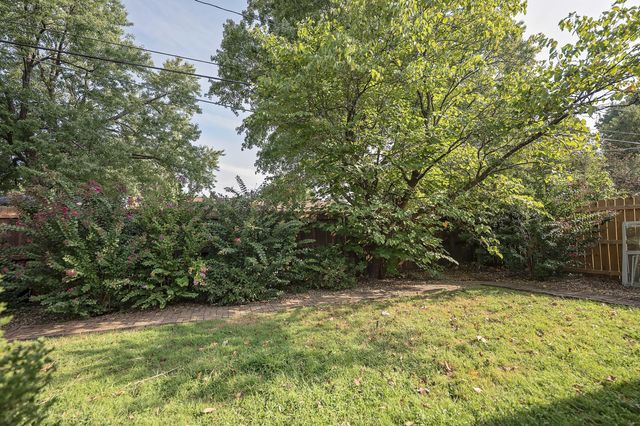 1033 E Stanford Street, Springfield, MO 65807