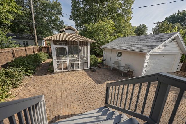 1033 E Stanford Street, Springfield, MO 65807