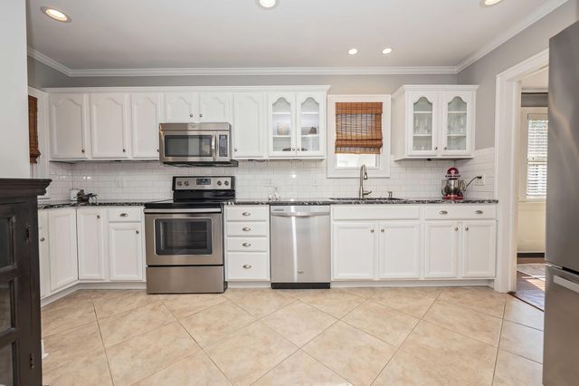 1033 E Stanford Street, Springfield, MO 65807