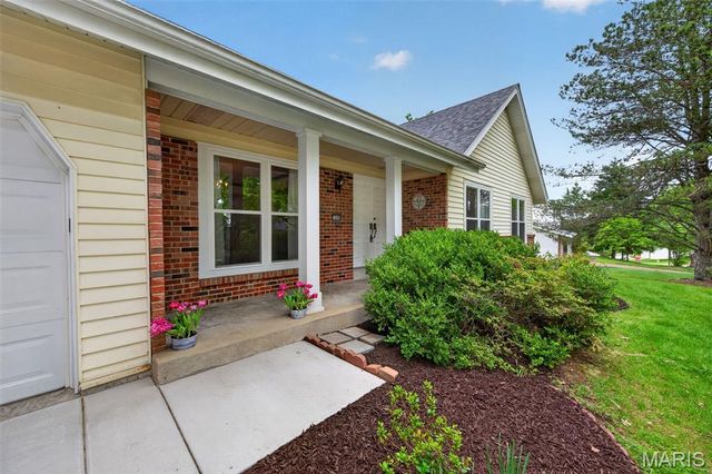 1245 Ticonderoga Drive, Chesterfield, MO 63017