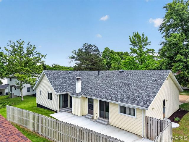 1245 Ticonderoga Drive, Chesterfield, MO 63017