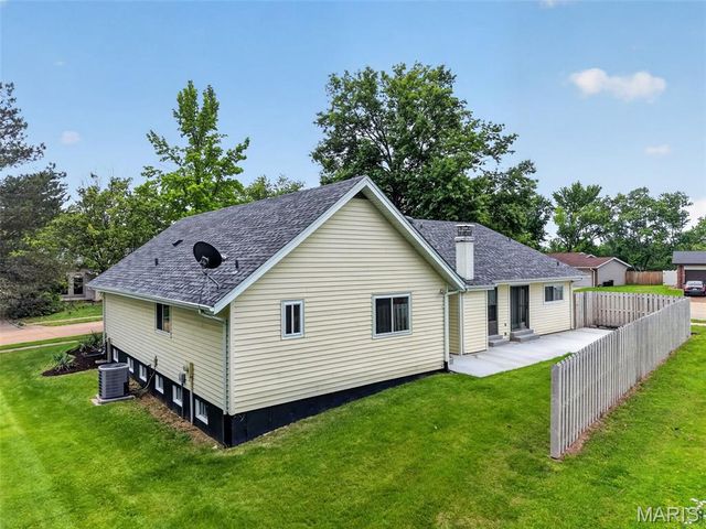 1245 Ticonderoga Drive, Chesterfield, MO 63017