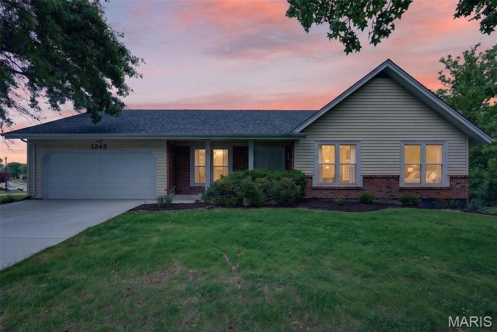 1245 Ticonderoga Drive, Chesterfield, MO 63017