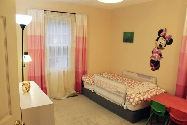 19 Hillando Dr, Shrewsbury, MA 01545