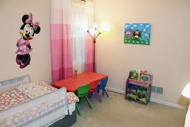 19 Hillando Dr, Shrewsbury, MA 01545