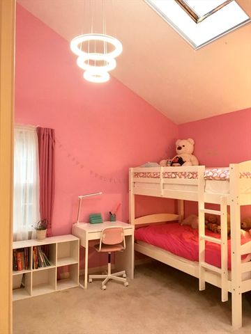 19 Hillando Dr, Shrewsbury, MA 01545