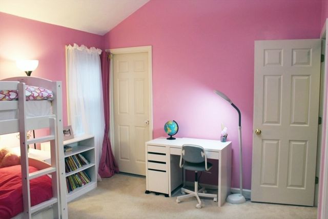 19 Hillando Dr, Shrewsbury, MA 01545