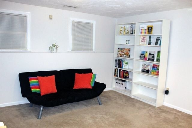 19 Hillando Dr, Shrewsbury, MA 01545