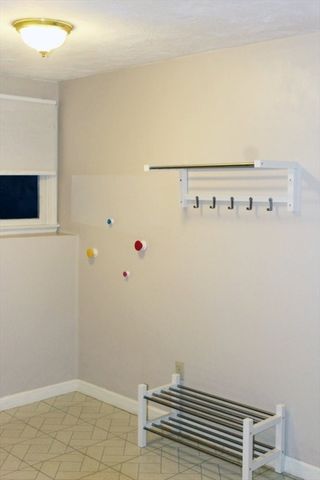 19 Hillando Dr, Shrewsbury, MA 01545