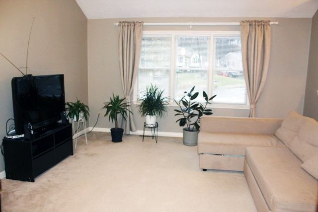 19 Hillando Dr, Shrewsbury, MA 01545