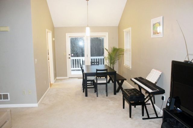 19 Hillando Dr, Shrewsbury, MA 01545