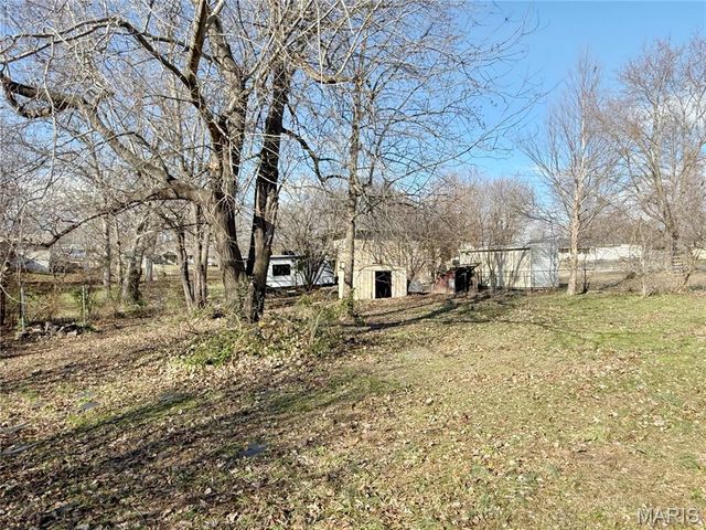 22793 Pleasant Drive, Lebanon, MO 65536