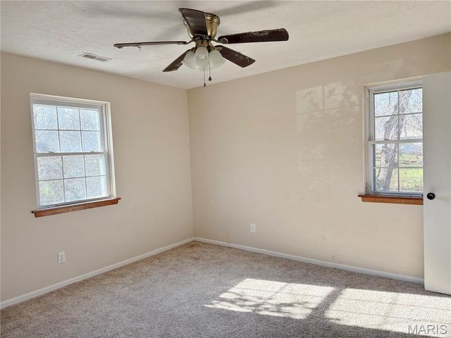 22793 Pleasant Drive, Lebanon, MO 65536