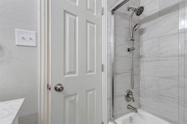 616 Birdsall Street, Houston, TX 77007