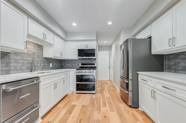 616 Birdsall Street, Houston, TX 77007