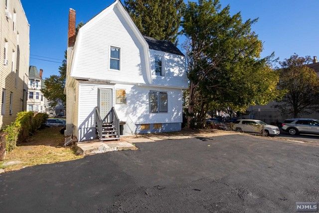 586-588 Hawthorne Avenue, Newark, NJ 07112