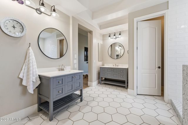 3102 E Vaughn Avenue, Gilbert, AZ 85234