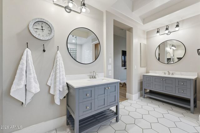 3102 E Vaughn Avenue, Gilbert, AZ 85234