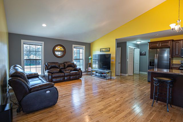 2505 Dry Valley Road NE, Charleston, TN 37310