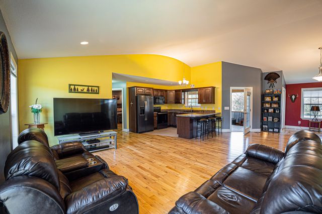 2505 Dry Valley Road NE, Charleston, TN 37310