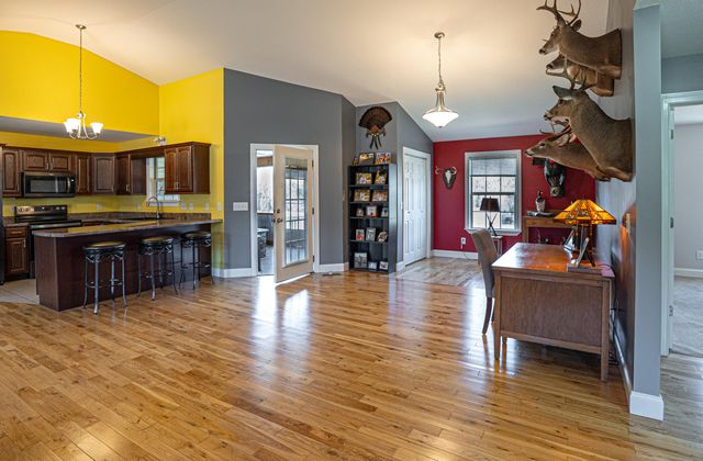 2505 Dry Valley Road NE, Charleston, TN 37310