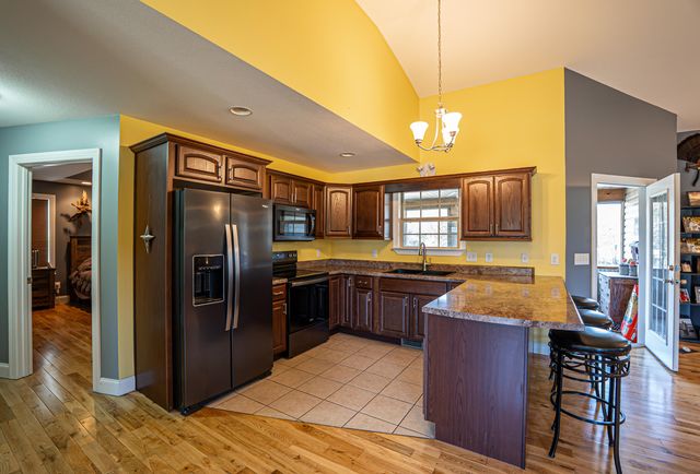 2505 Dry Valley Road NE, Charleston, TN 37310