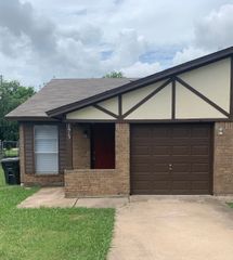 1913 Starling Court 1915, Cleburne, TX 76033