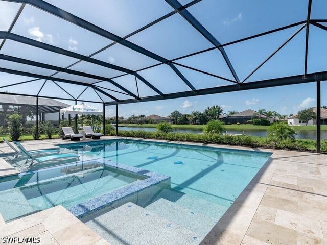 9392 Copper Rock CT, Naples, FL 34120