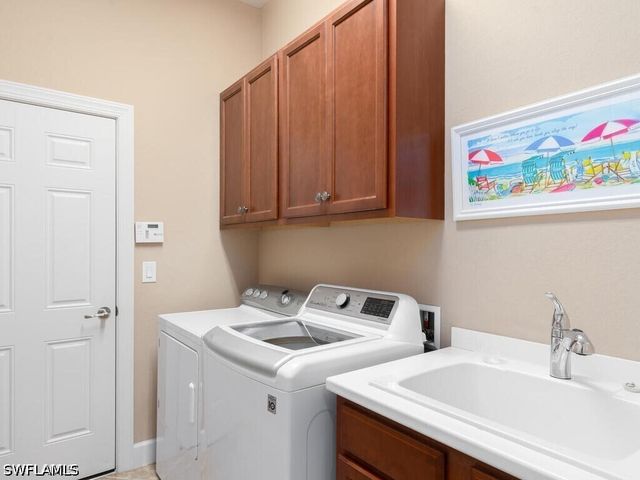 9392 Copper Rock CT, Naples, FL 34120