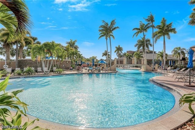9392 Copper Rock CT, Naples, FL 34120