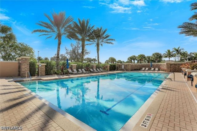 9392 Copper Rock CT, Naples, FL 34120