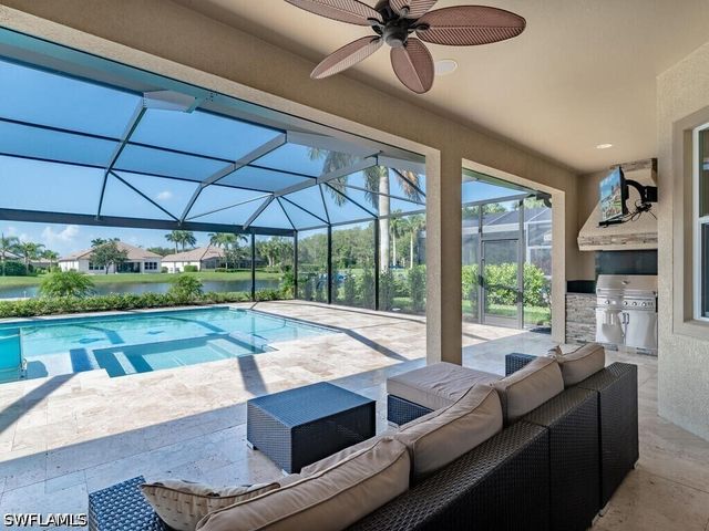 9392 Copper Rock CT, Naples, FL 34120