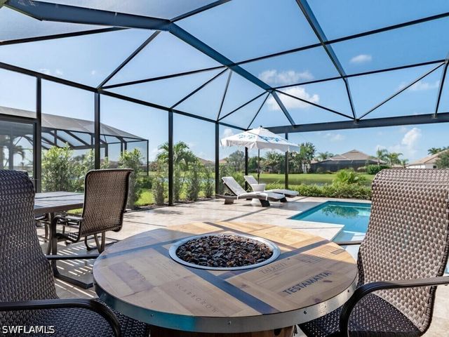9392 Copper Rock CT, Naples, FL 34120