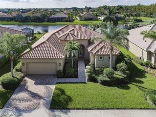 9392 Copper Rock CT, Naples, FL 34120