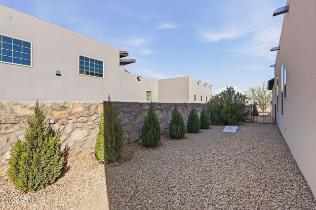 3792 Archangel Avenue, Las Cruces, NM 88012